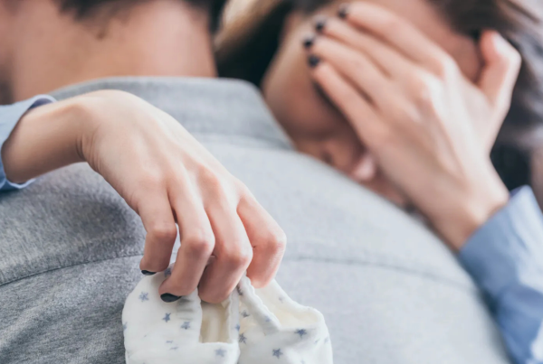 femme triste fausse couche